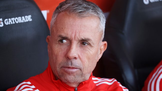 Alvarez: Cuando entrenemos veremos el estado de Charles Aránguiz