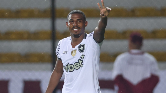 Botafogo venció en la agonía a Carabobo y le metió presión a la U en la Copa Libertadores