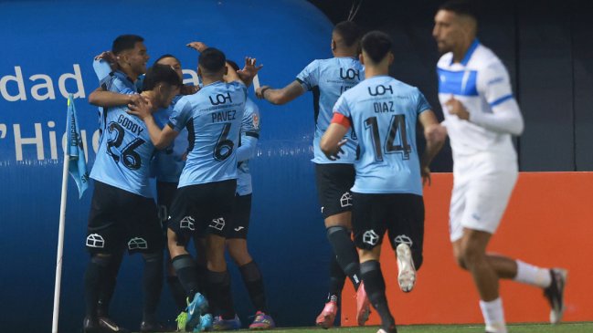 [VIDEO] Cabero fue al VAR para cobrar penal de Valencia sobre Calderón y Rabello marcó el 1-0