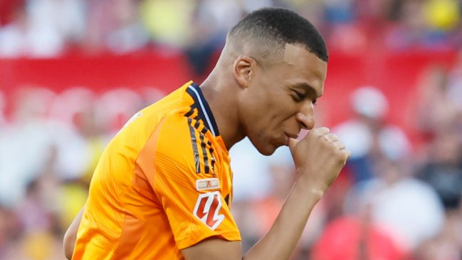 Real Madrid aprovechó expulsiones de Sevilla y celebró como visita