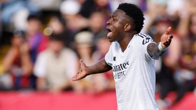 Vinicius declaró que temió estar en peligro por el muñeco colgado con su imagen