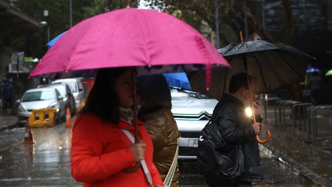 Meteorólogo: Tras últimas lluvias, Santiago está con un 28% de superávit