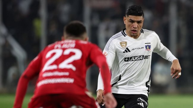 [VIDEO] Colo Colo tuvo un respiro y descontó ante Ñublense con un golazo de Claudio Aquino