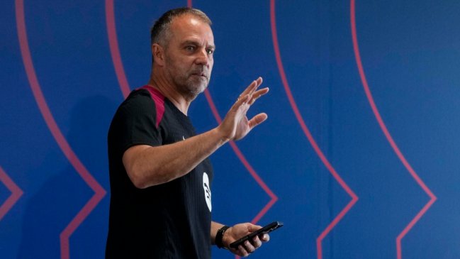 Hansi Flick renovó su contrato con FC Barcelona