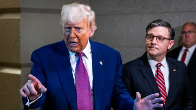 Gobierno de Trump prohíbe a Harvard matricular a estudiantes extranjeros