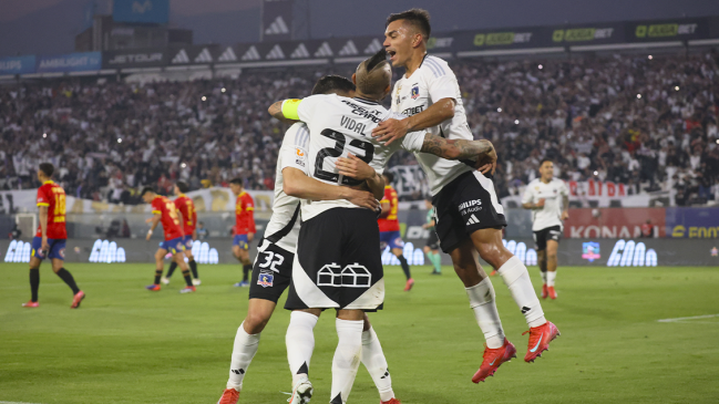 Colo Colo volvió los abrazos con goleada en el Monumental y agudizó la crisis de Unión Española