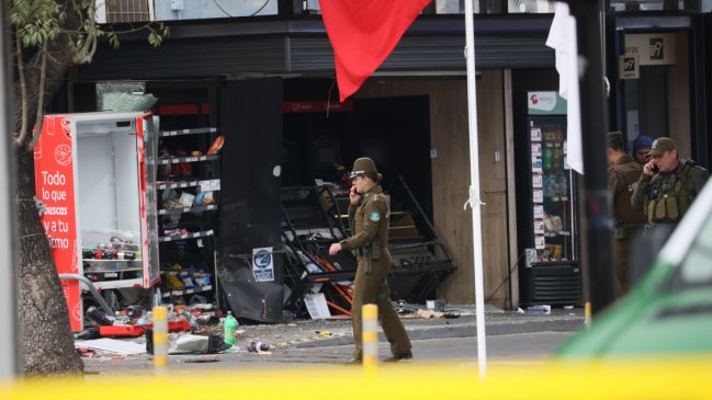 Indagan intencionalidad: Atropello dejó dos fallecidos en bencinera de Providencia