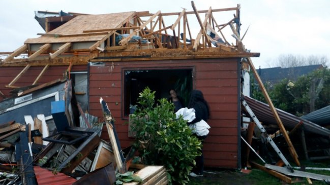 Alcalde de Puerto Varas: Hay al menos 150 casas afectadas por tornado, según catastro preliminar