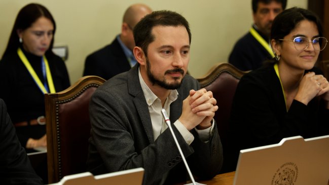 Desalojo en Arica: Ministro Figueroa cuestionó firma de decreto en último día del gobierno anterior