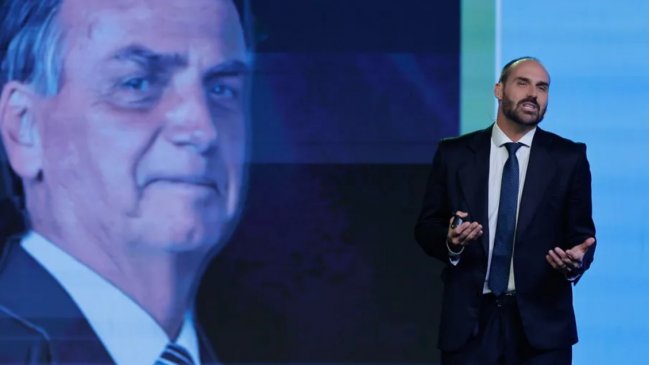 Investigan a hijo de Bolsonaro por conspirar contra autoridades brasileñas en EE.UU.