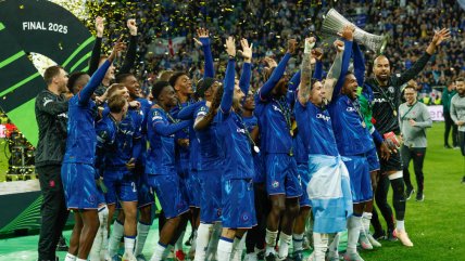   Chelsea enriqueció su palmarés internacional al alzar la Conference League 