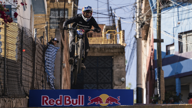 Pedro Burns inicia gira europea con fechas en la Copa del Mundo y el circuito IXS de Downhill