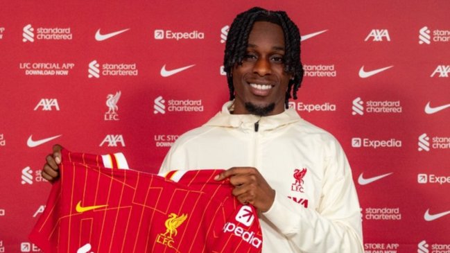 Liverpool anunció a Jeremie Frimpong como reemplazo de Alexander-Arnold