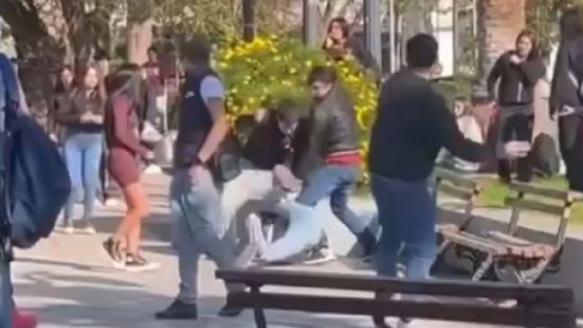 Escolar murió tras ser apuñalado en riña en plaza de Melipilla