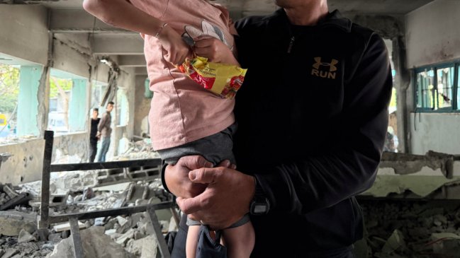 Italia acogerá al único hijo sobreviviente de una pediatra gazatí