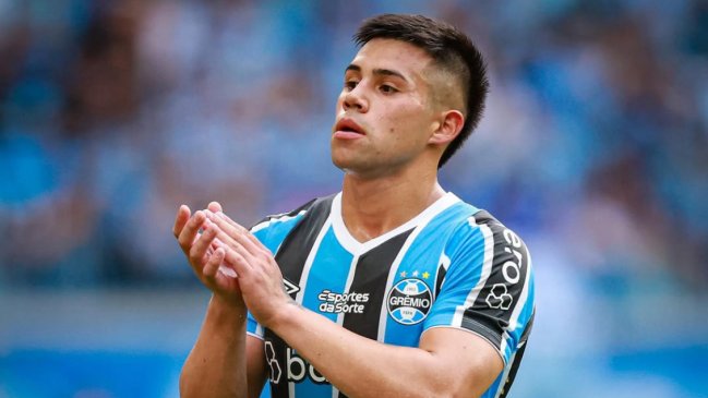 Alexander Aravena sumó minutos en la victoria de Gremio sobre Juventude en el Brasileirao