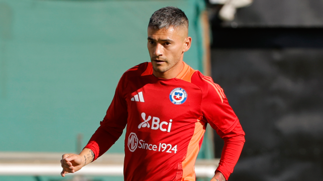 Charles Aránguiz encendió las alarmas en La Roja y está a un paso de ser baja