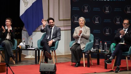  Candidatos oficialistas participaron de debate presidencial en la Usach  