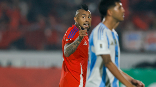 Vidal abandonó la concentración de La Roja tras quedar suspendido para el duelo ante Bolivia