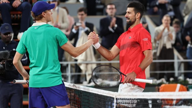 Sinner fulminó a Djokovic y jugará con Alcaraz por el título de Roland Garros