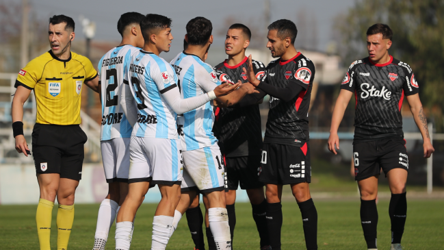 Magallanes cosechó un agónico empate contra Ñublense en octavos de Copa Chile