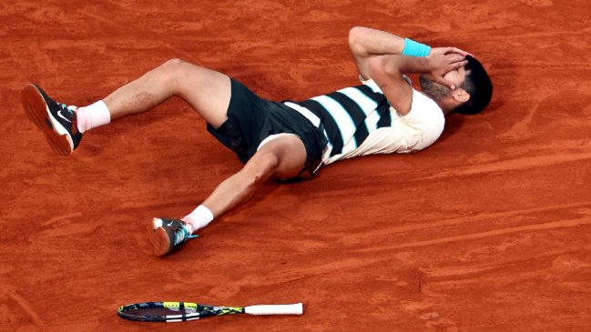 Alcaraz felicitó a Sinner tras final de Roland Garros
