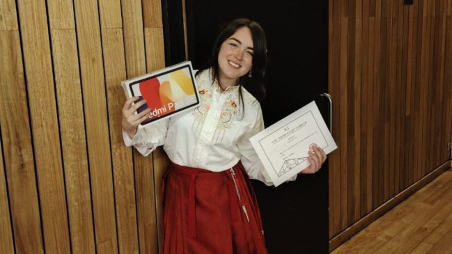 Estudiante del Instituto Confucio ST ganó en el Festival Water Cube Cup Chile