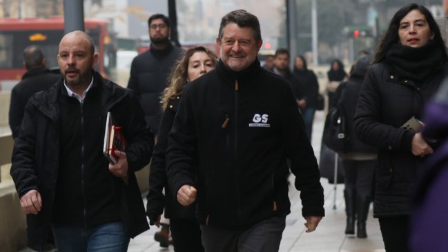 Entre solicitudes de destitución, Orrego entregó descargos ante el CORE