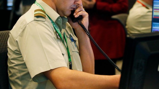 Carabinero dejó su WhatsApp abierto y compañera le sacó fotos: Corte le dio razón a ella