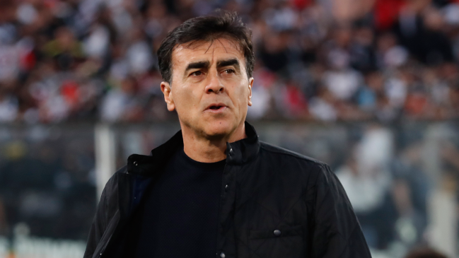 ¿Gustavo Quinteros se acerca a la banca de La Roja?