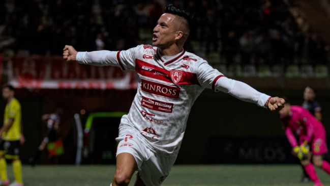 Deportes Copiapó goleó a San Luis y quedó al acecho del liderato en el Ascenso