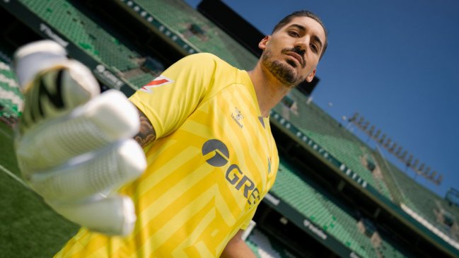 Portero Alvaro Valles fichó por Real Betis hasta el 2030