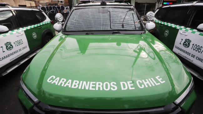 Falsos carabineros perpetraron portonazo a víctima estacionada fuera de su casa