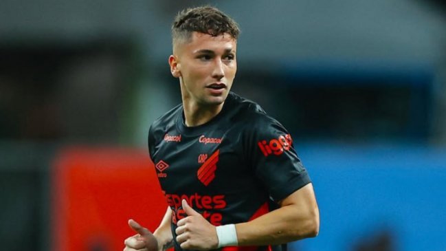 Atlético Parananese rescindió el contrato del chileno Luciano Arriagada