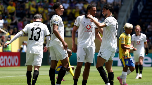 Dortmund remontó ante el Mamelodi Sundowns de Allende y encendió su grupo