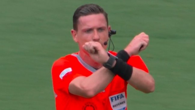 [VIDEO] El árbitro activó el protocolo antirracismo por presuntos insultos de Cabral a Rudiger