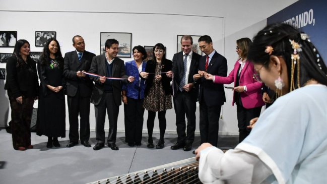 Arrancó expo itinerante de pintor Venturelli por 55 años de relaciones diplomáticas Chile-China