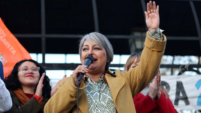 Monckeberg (RN): Jara no quiere ser extrema; trata de acercarse al centro