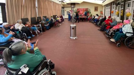  “Nadie debería pasar frío en su vejez”: Fundación Las Rosas lanza campaña de invierno  