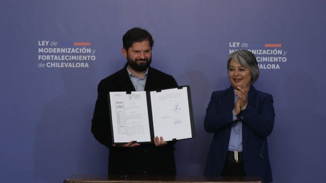 Presidente Boric felicitó a Jara: Ahora encabeza las fuerzas progresistas al futuro