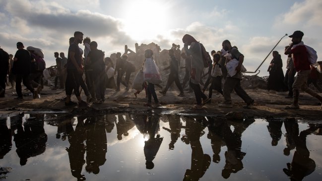 Israel bombardeó zona costera usada como refugio: 21 muertos