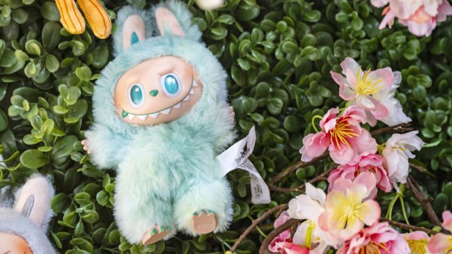 Fervor por Labubus: ¿Cómo los peluches chinos se han vuelto un fenómeno global?