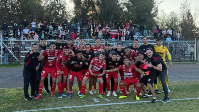 Deportes Copiapó venció a Magallanes y sigue al acecho del liderato en la Liga de Ascenso