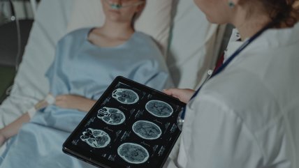   Oncólogo chileno destacó en premiación como líder mundial en la lucha contra el cáncer 