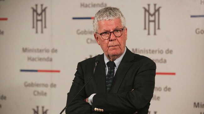 Eyzaguirre desmiente integración al comando de Jara: 