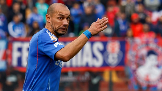 Gustavo Alvarez prepara equipo titular sin Marcelo Díaz para el Superclásico