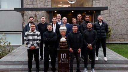   Federación de Fútbol de Chile homenajeó a los campeones de América en 