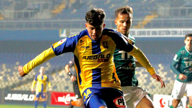 Santiago Wanderers triunfó ante U. de Concepción para acechar a los líderes en el Ascenso