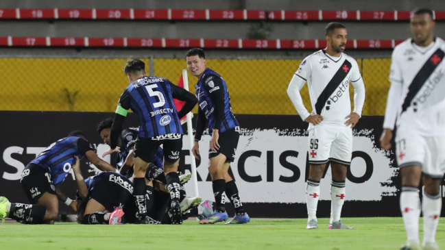 I. del Valle de Matías Fernández goleó a Vasco da Gama y puso un pie en octavos de la Sudamericana