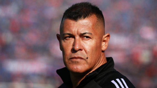 Jorge Almirón calificó como robo la derrota en el Superclásico